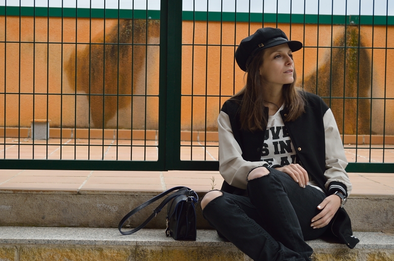 Easy and casual on black