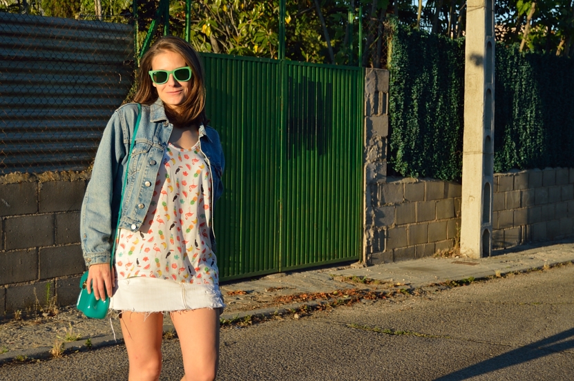 Tropic tee, tropic mind