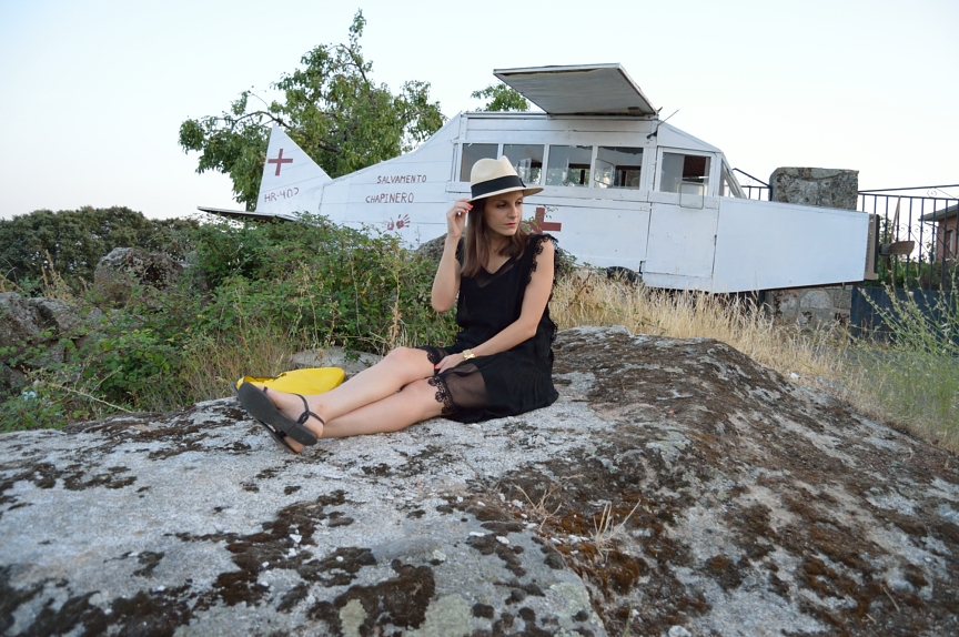 A lace black dress 4 summer