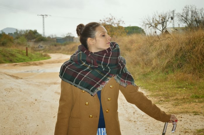 A tartan foulard
